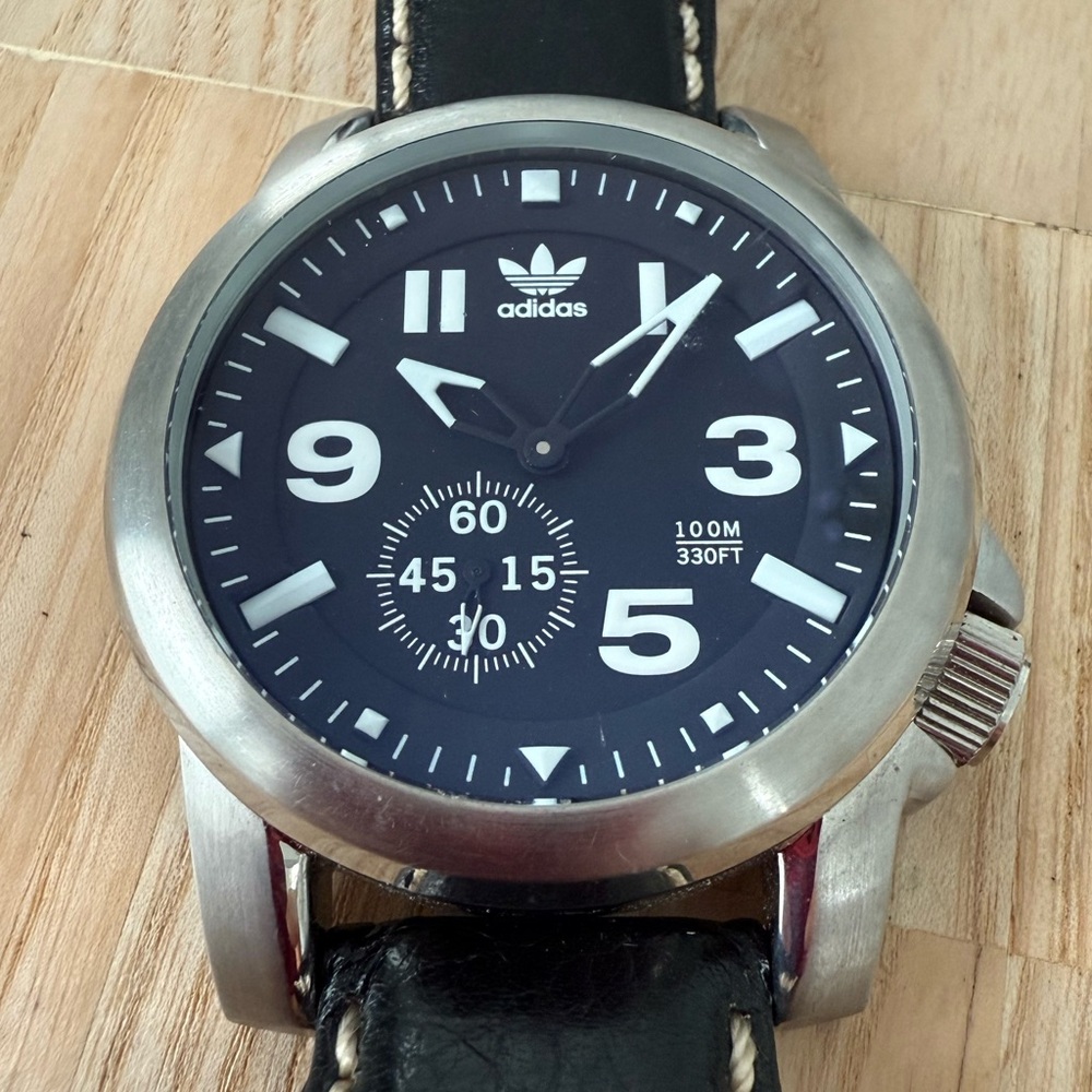 Adidas retro silver tone and black sport watch NEW BATTERY